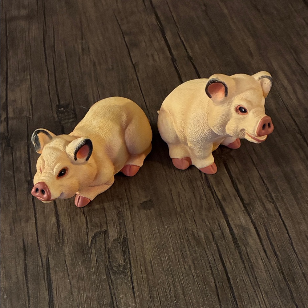 Vintage 1993 Charming Pig Figurines Set